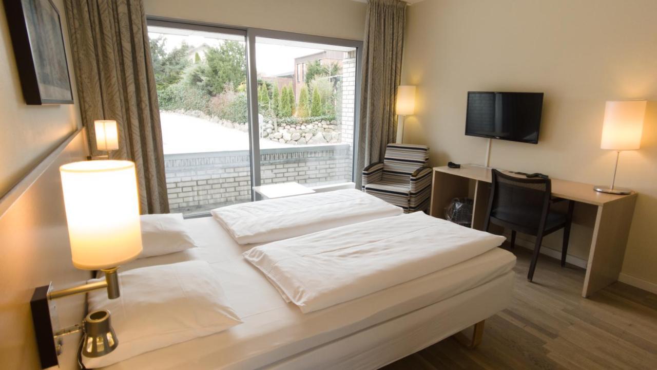 Hotel Marina Vedbaek Bagian luar foto